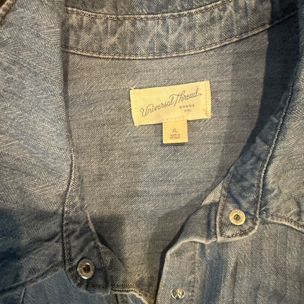 Universal Thread Light Blue Button-Down Shirt Dre… - image 3